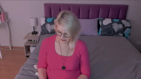 Sabrina MacMarren online show from 25, 2, 2025