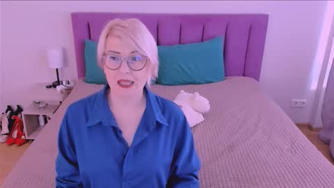 Sabrina MacMarren online show from 12, 9, 2025