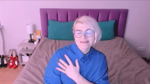 Sabrina MacMarren online show from 24, 10, 2025