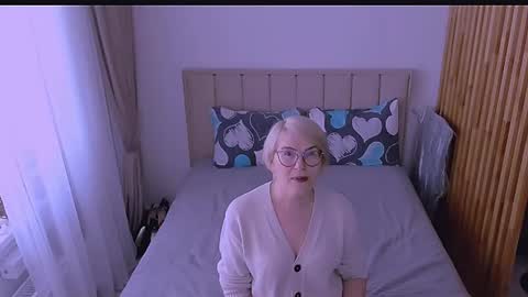 Sabrina MacMarren online show from 10, 4, 2026