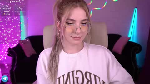 Snapshot of sabrinamuse chatting on 26, 3, 2026 Sabrina online show from 26, 3, 2026