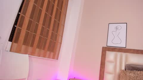 Snapshot of sabrinawarren chatting on 26, 12, 2024 Sabrina Warren online show from 26, 12, 2024