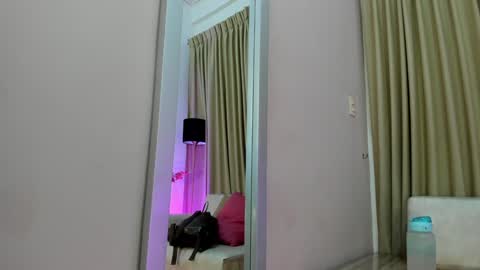 Snapshot of sabrinawarren chatting on 3, 2, 2025 Sabrina Warren online show from 3, 2, 2025