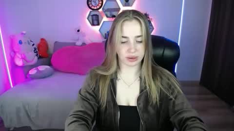 Snapshot of sabrinviolet chatting on 9, 5, 2026 Sabrina Violet online show from 9, 5, 2026