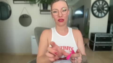 sacha__xx online show from 16, 4, 2026