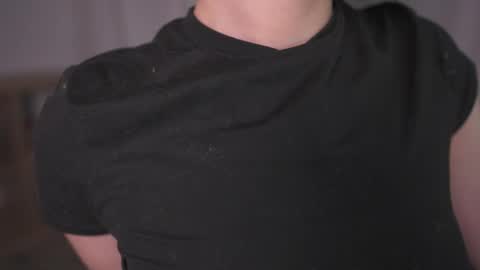 Snapshot of sadelune chatting on 1, 4, 2026 An online show from 1, 4, 2026