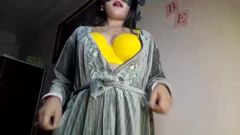 Snapshot of sahani2208 chatting on 17, 12, 2024 Queen Archana online show from 17, 12, 2024