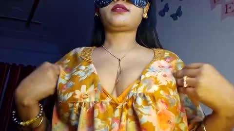 Snapshot of sahani2208 chatting on 8, 1, 2025 Queen Archana online show from 8, 1, 2025