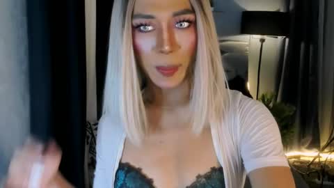Snapshot of sahayafox chatting on 17, 4, 2026 sahayafox online show from 17, 4, 2026