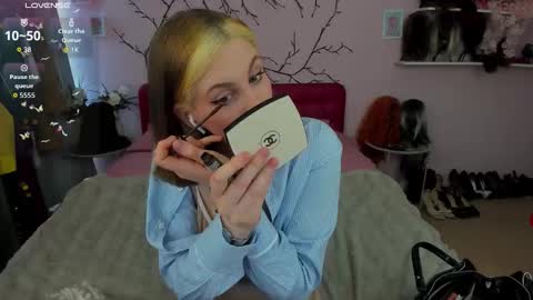 Snapshot of saidaray chatting on 12, 3, 2026 Adel online show from 12, 3, 2026