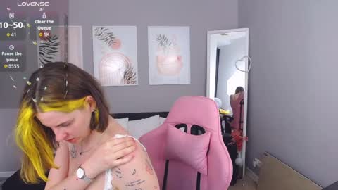 Snapshot of saidaray chatting on 11, 4, 2026 Adel online show from 11, 4, 2026