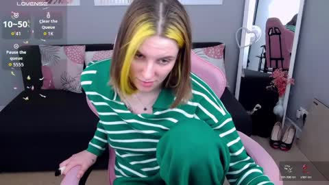 Snapshot of saidaray chatting on 18, 4, 2026 Adel online show from 18, 4, 2026