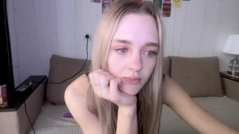 Snapshot of sailormoon666_ chatting on 4, 3, 2025 Sofia online show from 4, 3, 2025