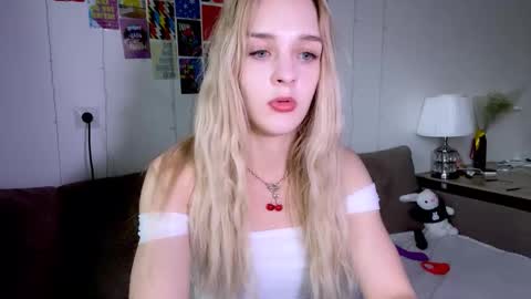 Snapshot of sailormoon666_ chatting on 13, 10, 2025 Sofia online show from 13, 10, 2025