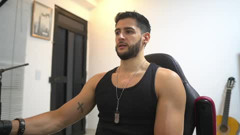 Snapshot of saimonhot1 chatting on 5, 4, 2026 saimon online show from 5, 4, 2026