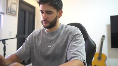 Snapshot of saimonhot1 chatting on 12, 4, 2026 saimon online show from 12, 4, 2026