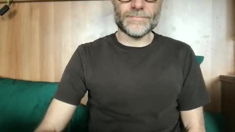 Snapshot of saint009 chatting on 25, 4, 2026 saint009 online show from 25, 4, 2026