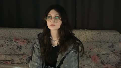 Snapshot of saintmental chatting on 25, 4, 2026 saintmental online show from 25, 4, 2026