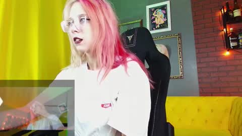 Snapshot of sakurabliss chatting on 8, 10, 2025 sakurabliss online show from 8, 10, 2025