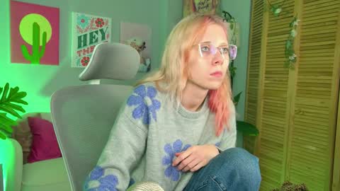 Snapshot of sakurabliss chatting on 4, 11, 2025 sakurabliss online show from 4, 11, 2025