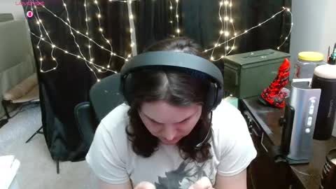 Snapshot of salacious_bunny chatting on 11, 4, 2026 salacious_bunny online show from 11, 4, 2026