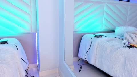  Sally White  online show from 6, 2, 2025