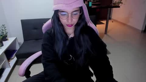 Snapshot of sallymaddoxx chatting on 4, 3, 2025 sallymaddoxx online show from 4, 3, 2025