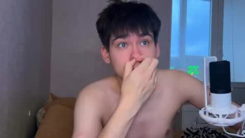 Snapshot of sallypussyboy chatting on 19, 11, 2025 FinnKlein online show from 19, 11, 2025