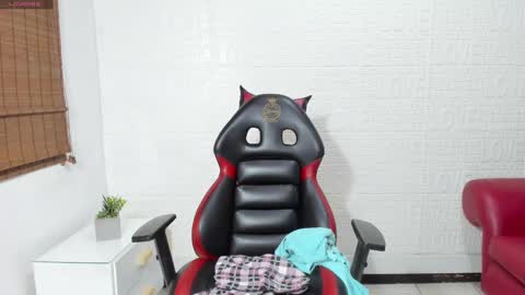 Salomee diazz online show from 5, 3, 2025