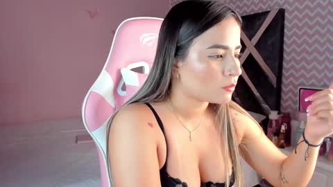 Snapshot of saloome_miller chatting on 17, 1, 2025 Salome online show from 17, 1, 2025