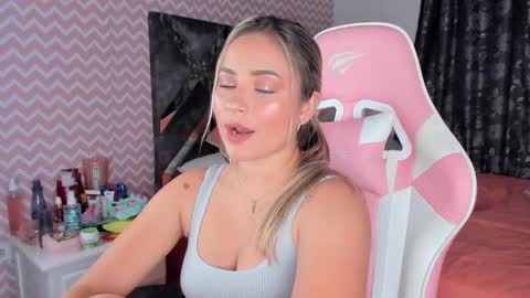 Snapshot of saloome_miller chatting on 1, 2, 2025 Salome online show from 1, 2, 2025