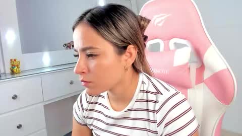 Snapshot of saloome_miller chatting on 17, 10, 2025 Salome online show from 17, 10, 2025