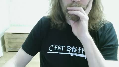 Snapshot of saltimbanquier chatting on 17, 4, 2026 Saltimbanquier Salt ou Banquier online show from 17, 4, 2026