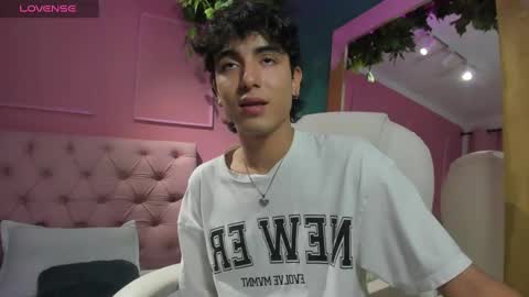 Snapshot of salvatore_monterey chatting on 15, 12, 2024 salvatore online show from 15, 12, 2024