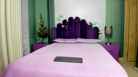 sam_naughty18 online show from 15, 12, 2024