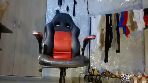 Snapshot of samanta_brownn_ chatting on 5, 12, 2025 samanta online show from 5, 12, 2025