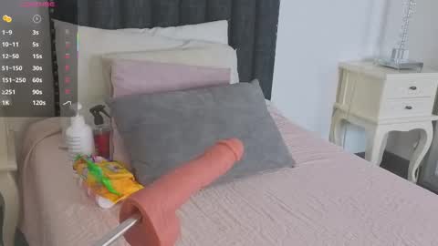 Snapshot of samanta_william chatting on 1, 10, 2025 samanta online show from 1, 10, 2025