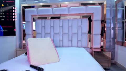 S A M A N T A   online show from 21, 1, 2025