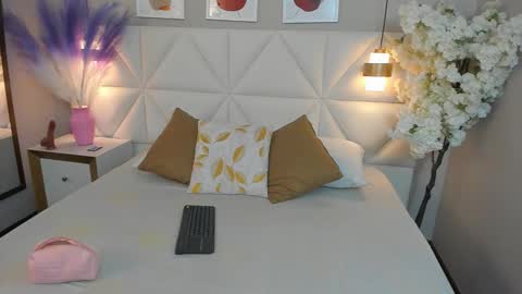 Snapshot of samantha__roberts chatting on 19, 10, 2025 SAMANTHA online show from 19, 10, 2025