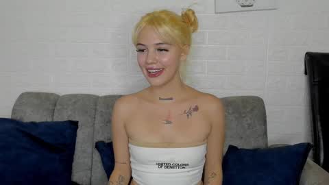 samantha_browwnn online show from 27, 1, 2025