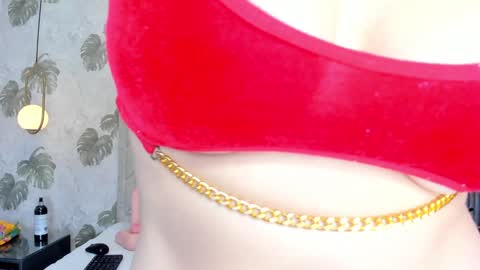 Snapshot of samantha_duque11 chatting on 11, 1, 2025 Samantha online show from 11, 1, 2025