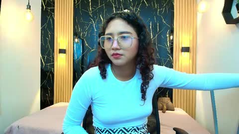 Snapshot of samantha_fox8 chatting on 5, 5, 2026 online show from 5, 5, 2026
