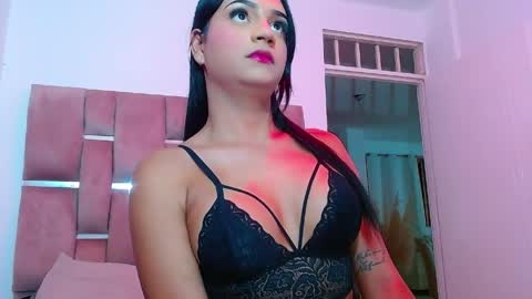 Snapshot of samantha_sweet30 chatting on 2, 4, 2026 Salome Vargas online show from 2, 4, 2026