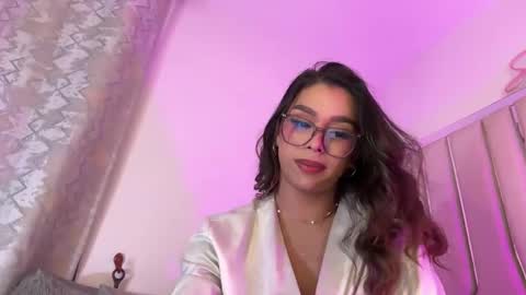 Samantha Bernardo online show from 3, 3, 2026