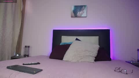 Snapshot of samanthabrezer chatting on 27, 4, 2026 Samantha online show from 27, 4, 2026