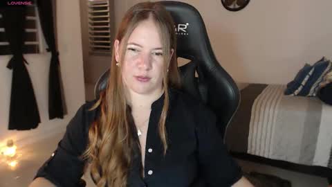 Snapshot of samanthaleon chatting on 13, 4, 2026 Samantha samy online show from 13, 4, 2026