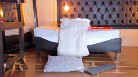 Alejandra  online show from 25, 1, 2025