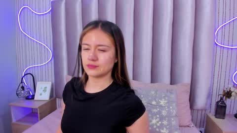 Snapshot of samanthapeachs chatting on 11, 11, 2025 Alejandra online show from 11, 11, 2025