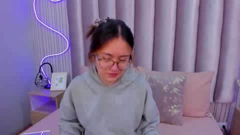 Snapshot of samanthapeachs chatting on 15, 11, 2025 Alejandra online show from 15, 11, 2025