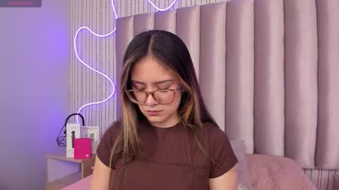 Snapshot of samanthapeachs chatting on 3, 2, 2026 Alejandra online show from 3, 2, 2026